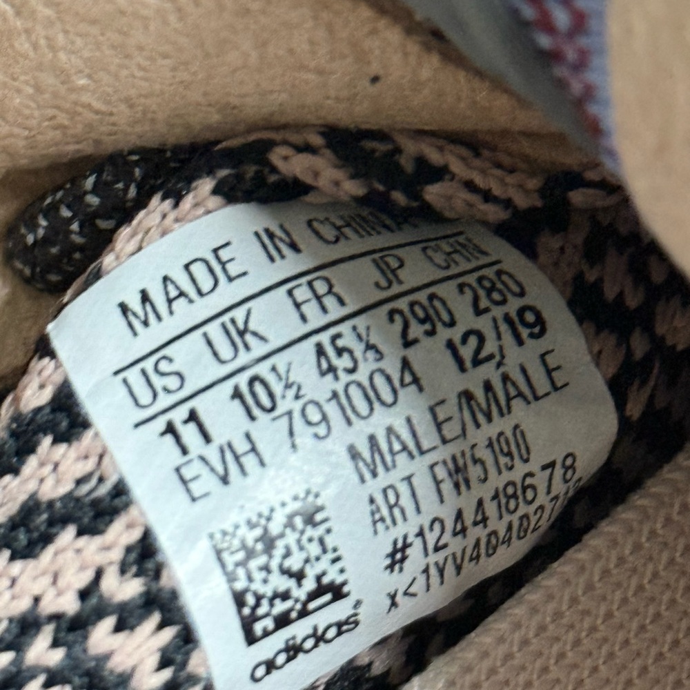 Adidas Yeezy Boost 350 V2 - Picture 9 of 9